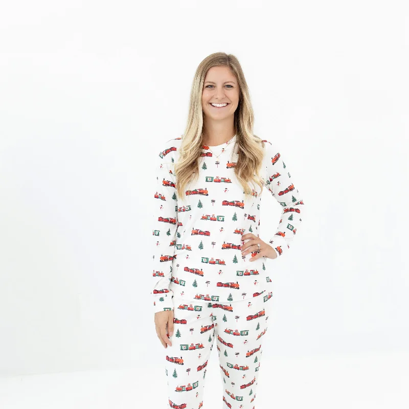 Women's Jogger Pajama Set in Holiday Train