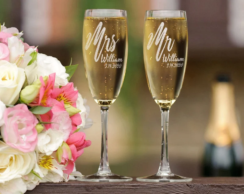 Newlyweds Mr. Mrs. Custom Engraved Engaged Wine Champagne Flutes 45th Anniversary Gift for Couples Wedding Centerpiece Set of 2 Bride Groom