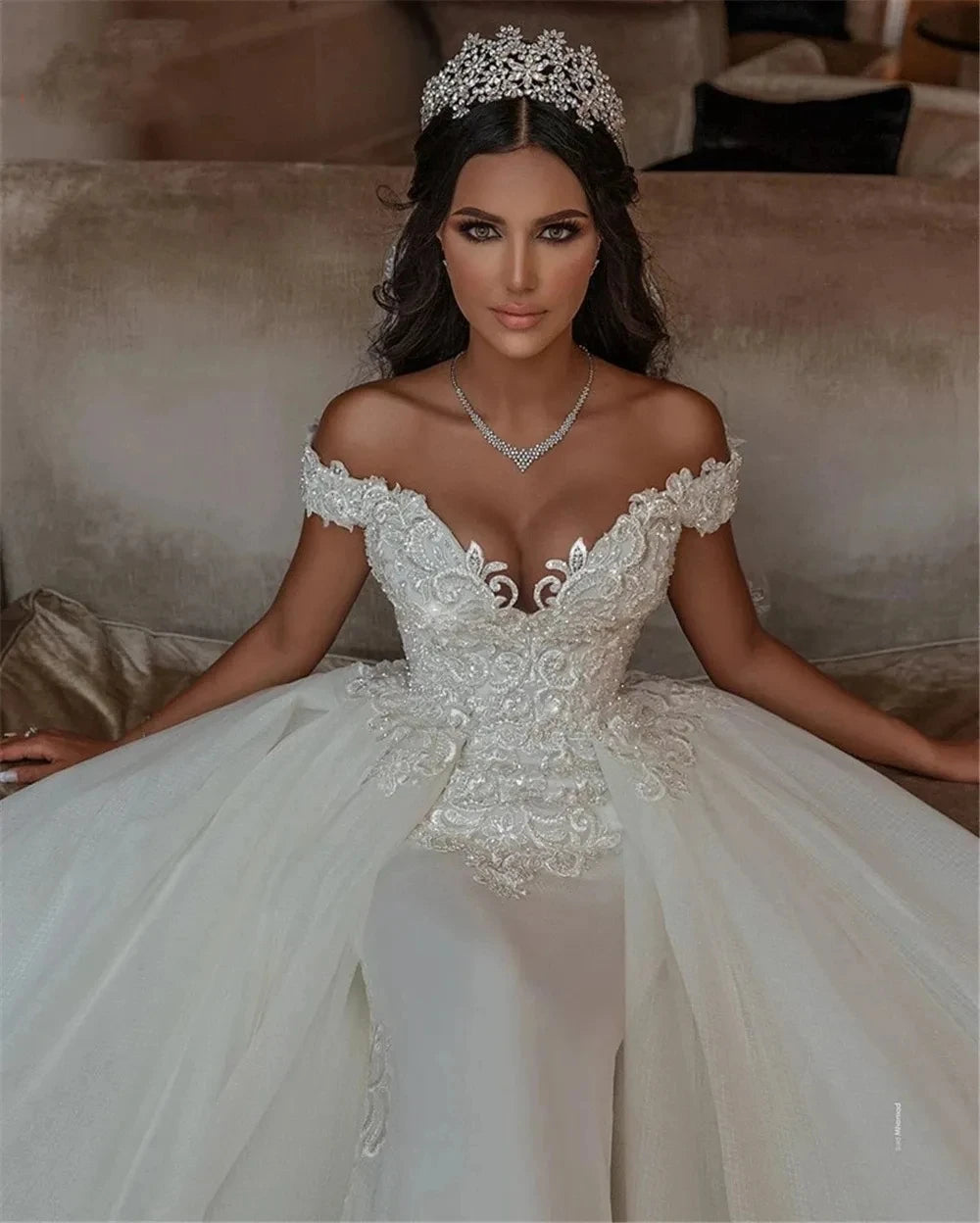 Wedding Dresses Vestido De Noiva Ball Gown V-neck Tulle Lace Crystal Beaded Elegant Wedding Gown Custom Made