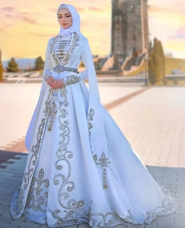 White Muslim Wedding Dresses For Women Caftan Gold Appliques Ball Gown Bride Dress With Belt Cape Long Sleeve Bridal Gown