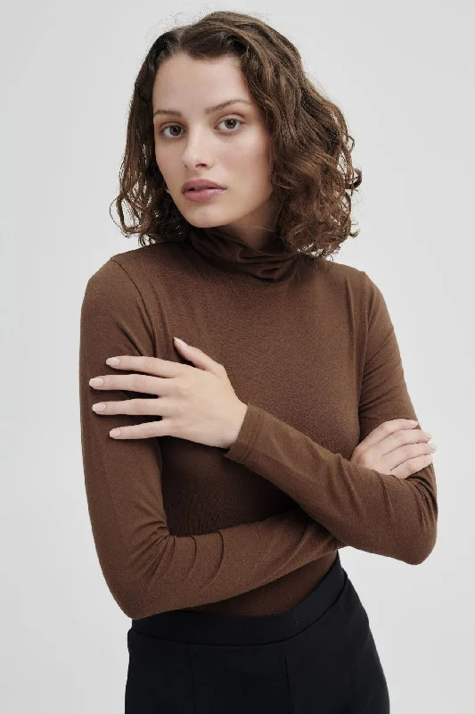 B Young Pamila Turtleneck in Brunette